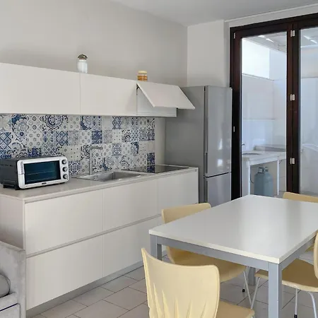 Casa de Férias Lovely In With Kitchen Marina di Ragusa