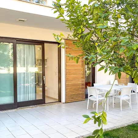 Lovely In With Kitchen Holiday home