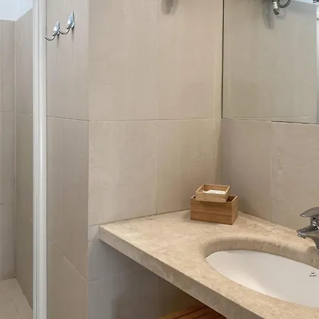 Lovely In With Kitchen Holiday home *