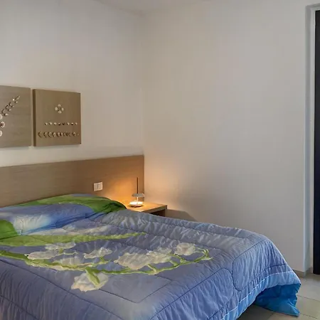 Lovely In With Kitchen Holiday home *
